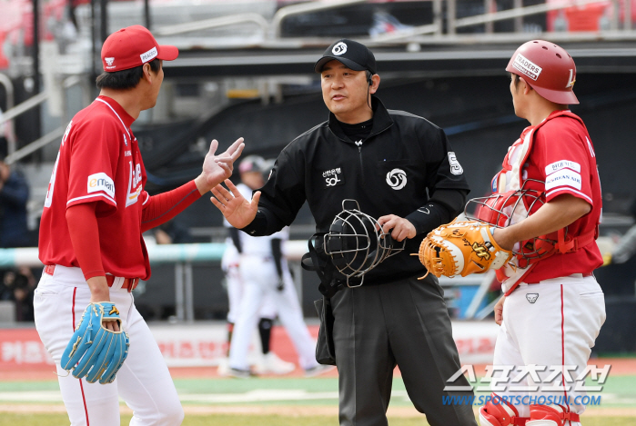 '감독들은 왜 의견 갈렸나' 시즌 한창일 때 피치클락 최종 결정, 재앙이…