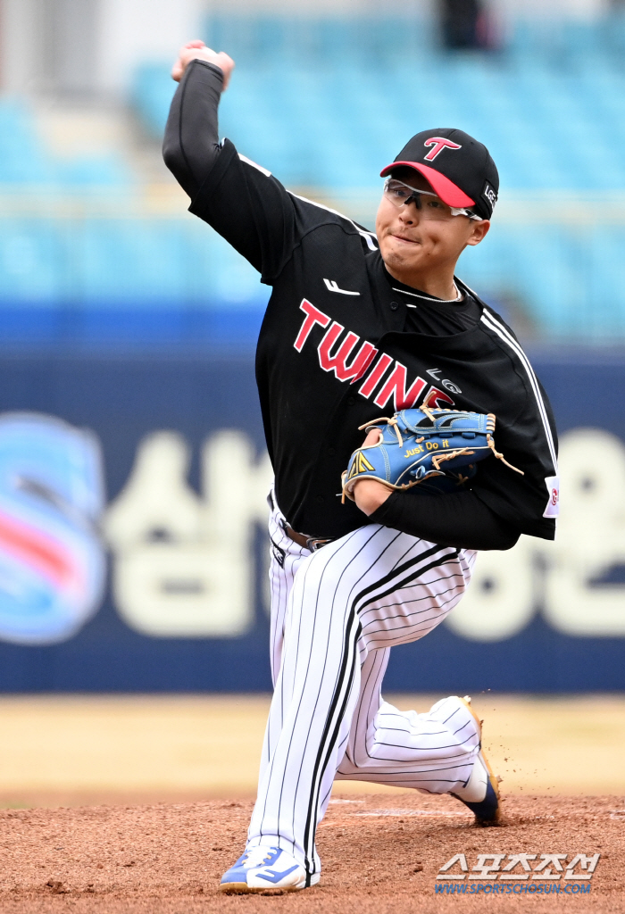 올해도 그 자리에... 구멍나면 들어간다. 145㎞ 삼성전 3.2이닝 무…