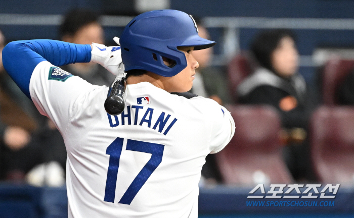 "오타니는 MLB의 마이클 조던" 로버츠 감독, 서울서 '오타니 신드롬'…