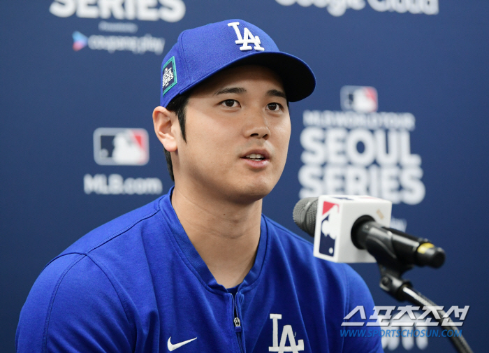 "오타니는 MLB의 마이클 조던" 로버츠 감독, 서울서 '오타니 신드롬'…