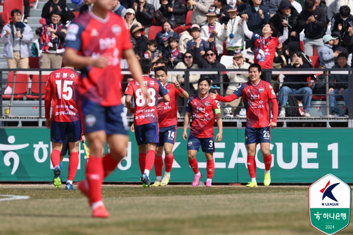 선두는 울산→전북은 11위, 그래도 K리그1은 여전히 '안갯속'…A매치 …