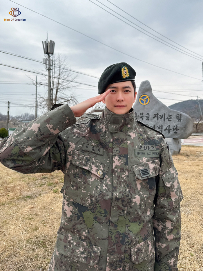 [종합] "국민 섭섭남, 전역 명 받았습니다"…강태오, '군백기' 끝→건…