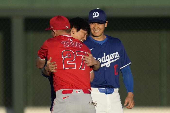 "동료들은 둘을 형제라고 불렀다" 오타니 6년을 배신당하다.,.통역 연봉…