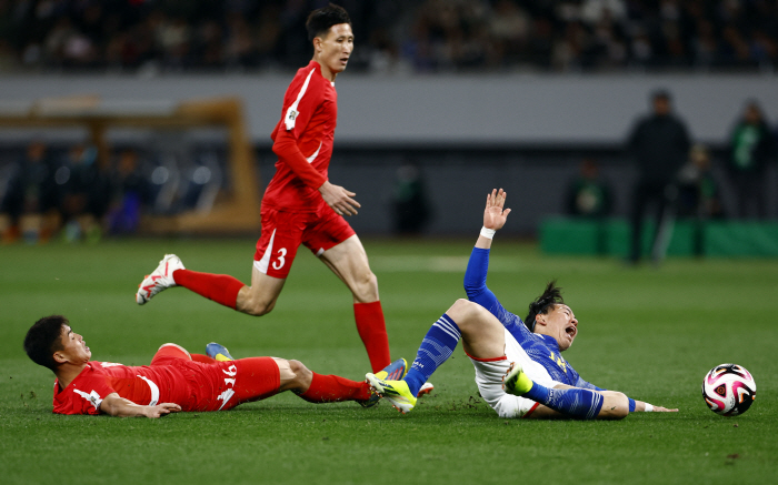 "다나카 2분 벼락골"日,北전투축구에 1-0신승...무실점 3전승-B조1…