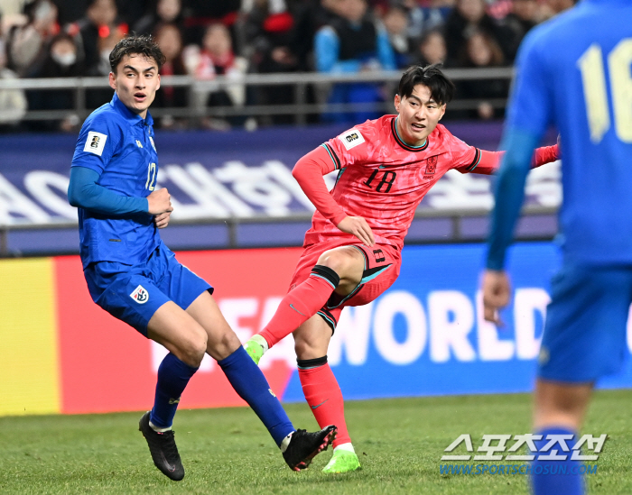 "암표값 10배 치솟았다!" 한국과 비긴 태국,방콕은 지금 '상상초월' …