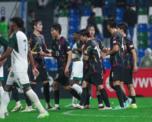 '엄지성 결승골' 황선홍 없는 U-23 대표팀, '개최국' 사우디 1-0…