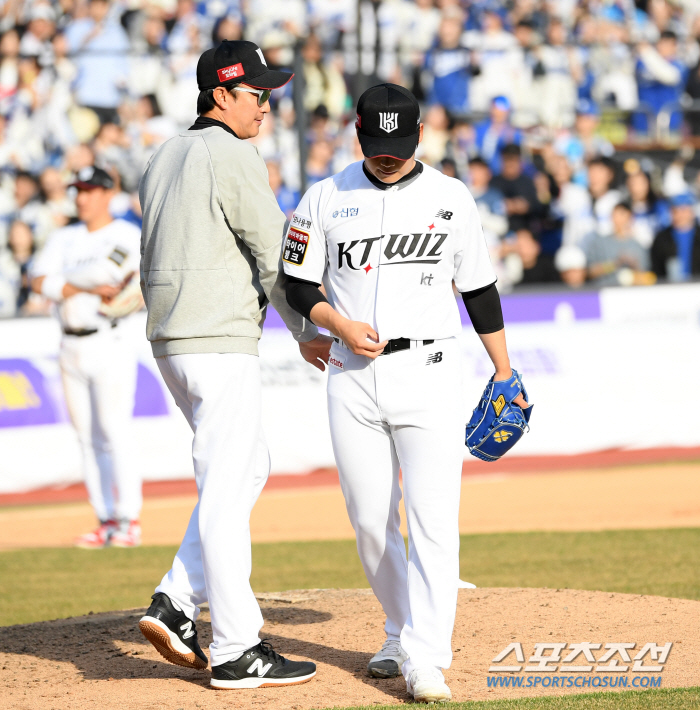 '막강 우승후보' 충격의 홈 개막 2연패...삼성이 잘한 거야, KT가 …