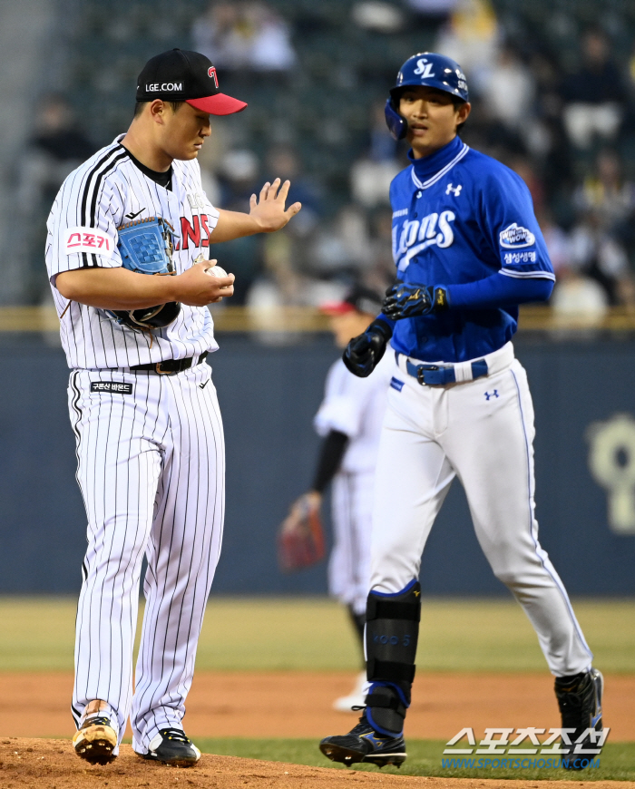 12회말 허무한 도루 실패. 투수 15명 투입 총력전. 삼성,LG 2-2…