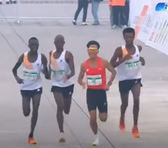 "中마라톤 스타,우승 병풍 선 아프리카 선수들" 베이징하프마라톤 조작 논…