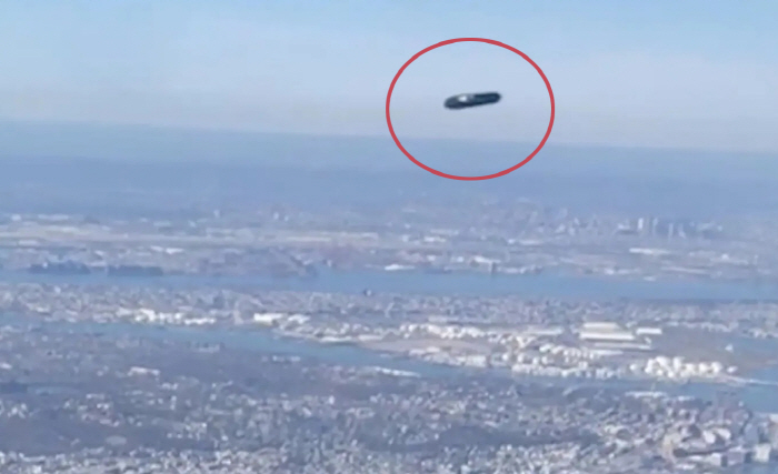 미국서 또 UFO 목격 주장 나와…날개없는 검은 물체 정체는?