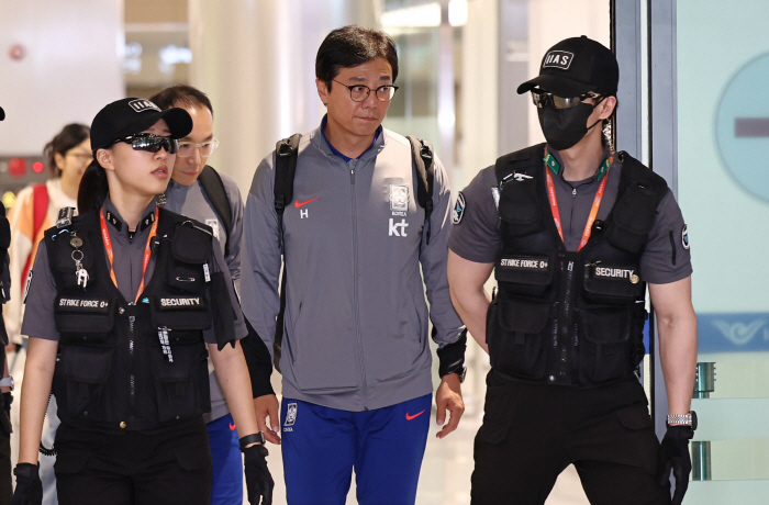 한국 축구 대참사 → 'K리그 레전드' 데얀 등장 "믿기 어려운데 놀랄 …