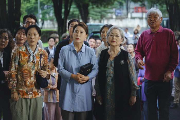 [SC리뷰] '종말의 바보' 유아인 뭘 덜었는지 모르겠고, 12부작은 길…