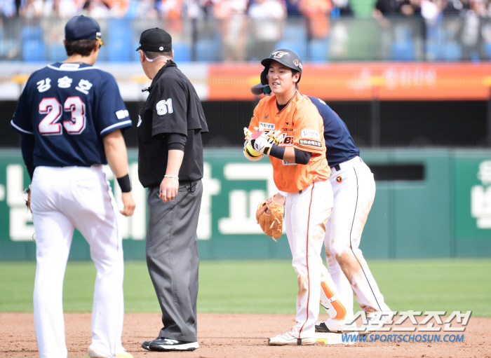 '양의지+김재환=쾅쾅쾅쾅' 선발 전원 안타 두산, 한화 17-8 대파 '…