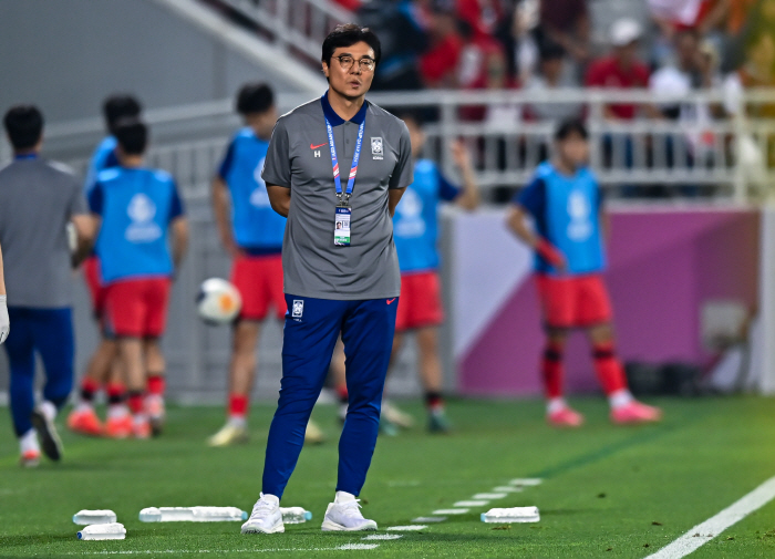 "한-일전 패배가 일본에 이득이었다" 황선홍호가 못한 것보단 신태용호가 …