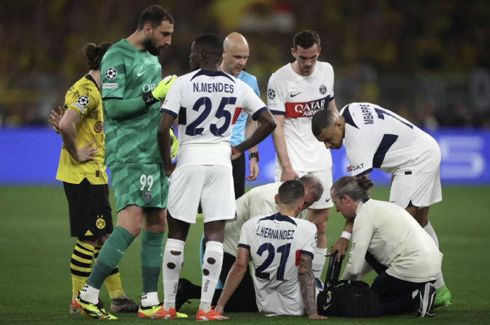 이강인+음바페, 쿼트러플 이대로 끝인가...PSG 핵심, 십자인대 파열 …