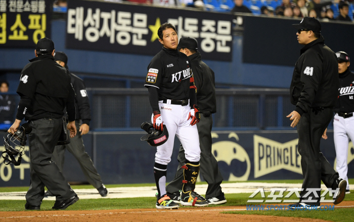 '국민타자' 이승엽 감독의 단호한 메시지 "ABS 불만과 거부감, 선수 …