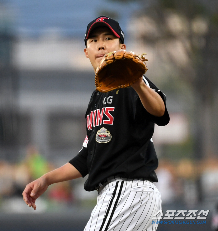 'KKKKKKKKK' 변화구 사이에 직구를... 역발상으로 득점권 위기도…