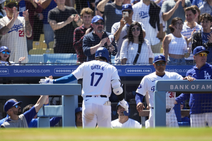 'OPS가 무려 1.111' 오타니, 처음부터 이도류 포기했다면 MLB …