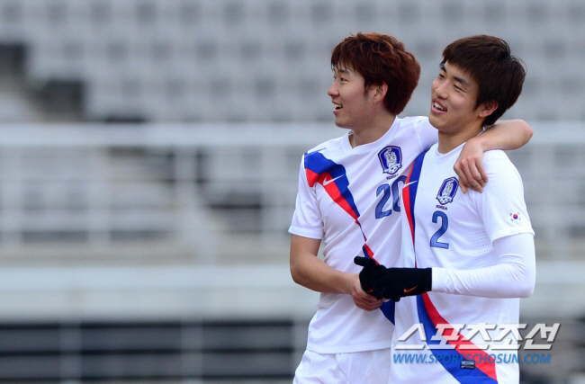 '런던銅X강원캡틴'윤석영"어린 선수들 너무 잘해...韓축구 퇴보한것 아니…