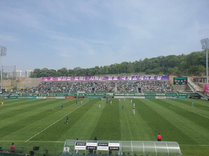 김포시, 국제스케이트장 유치 열망 김포FC에 울려 퍼지다