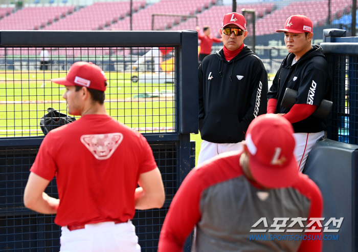 이숭용 감독-추신수도 시선집중, 새 외인 앤더슨 불펜피칭 직접 지켜보니 …