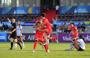 김은정호 U-17 女아시안컵 극적 4강행...日-中전 승자와 격돌