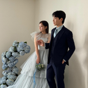 '결혼 D-1' 김기리, 웨딩화보서 느껴지는 '선남선녀' 포스…