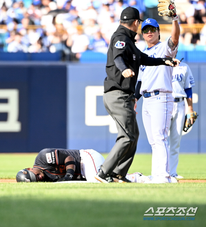 '많이 다친거 아니지?' 손목 꺾여 쓰러진 페라자에 아찔해진 한화 벤치