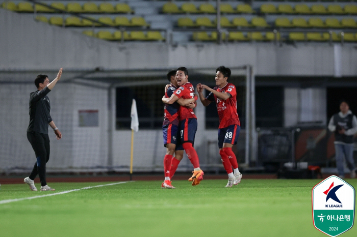 '김태현 2G 연속골' 김천 상무, 제주 1-0 제압 '8경기 무패→2위…