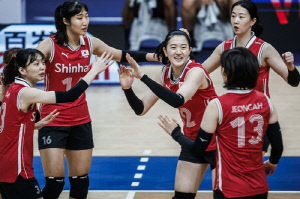 한국 여자배구, VNL 30연패서 탈출…태국 꺾고 3년 만에 승리