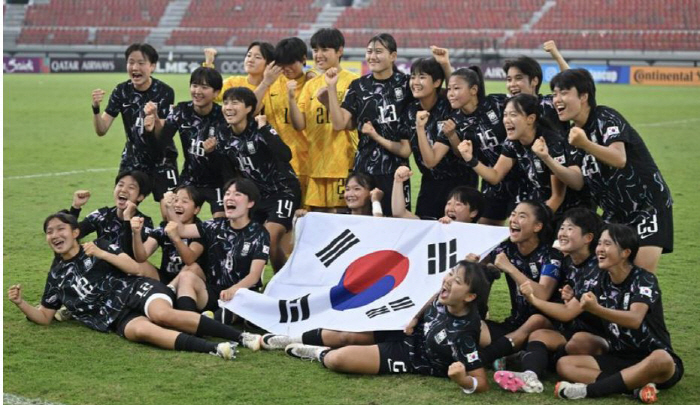 "케이시 페어 멀티골" '중꺾마'김은정호,中꺾고 U-17월드컵 간다