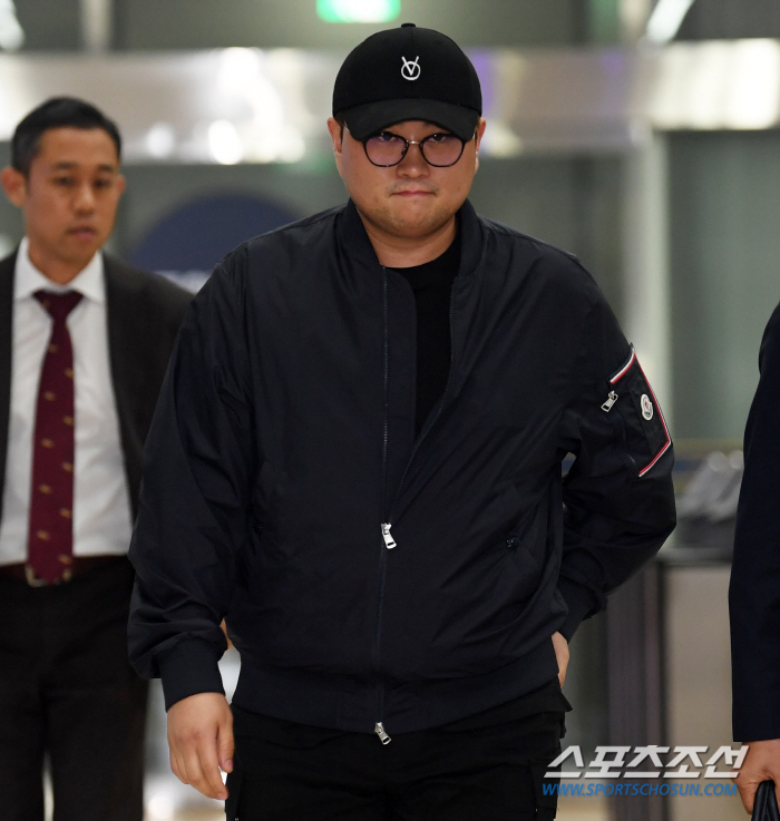 '구속 위기' 김호중, 주말 공연 후 활동 중단 "어떠한 처벌도 달게 받…