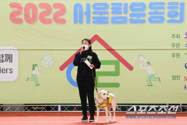 '비례재선X열일의 아이콘'김예지 의원"어항은 아직 반도 못깼다. 나와 닮…