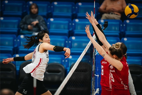 한국 여자배구, 라바리니 감독이 이끄는 폴란드에 VNL 0-3 완패