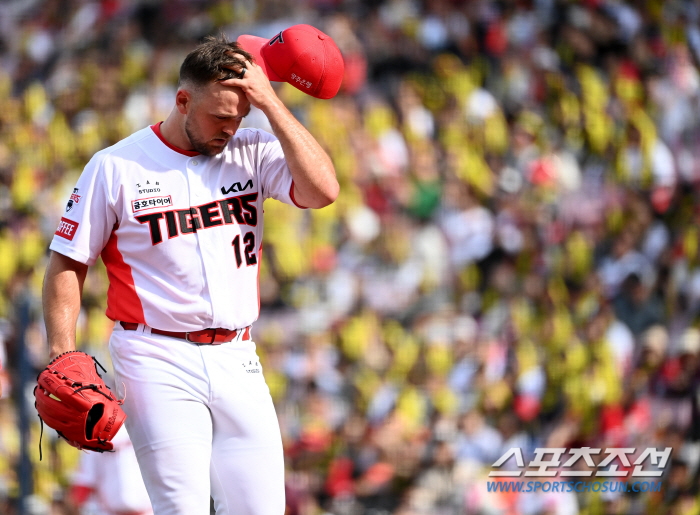 '어깨가 괜찮은데 팔꿈치 수술 날벼락...' 14억 1선발과 결국 이별.…