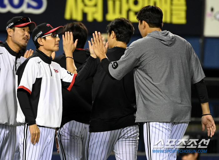 "만원관중 앞 여유가…미래 국가대표도" 매경기 성장 증명한 좌완, 사령탑…