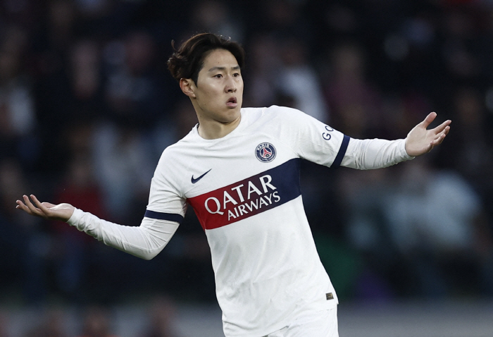 이강인이 엉덩이 차던 '바페형'의 예견된 퇴장, 슬프지만 기회다…'PSG…