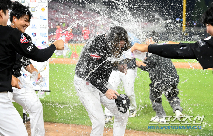 724일만에 무4사구 완봉승! '인생투' 롯데 윌커슨, KBO 역사에 이…