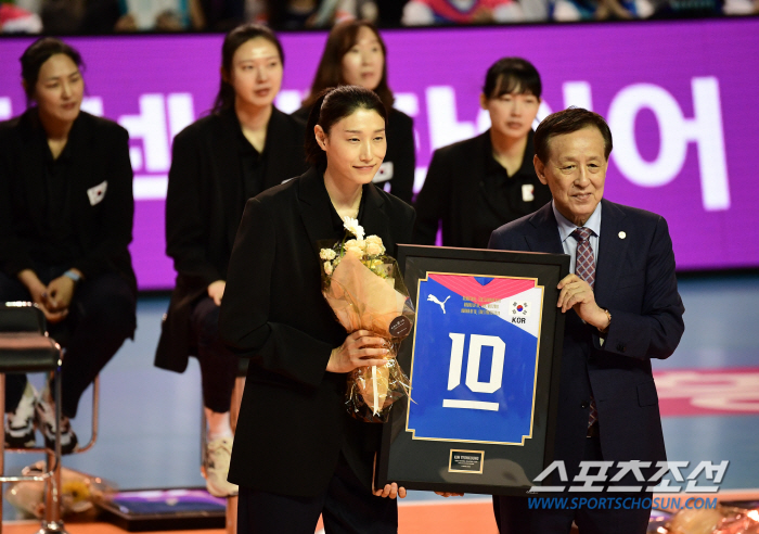 '결국 참을 수 없었던 눈물' 김연경 은퇴경기 & 은퇴식 '6000여 팬…