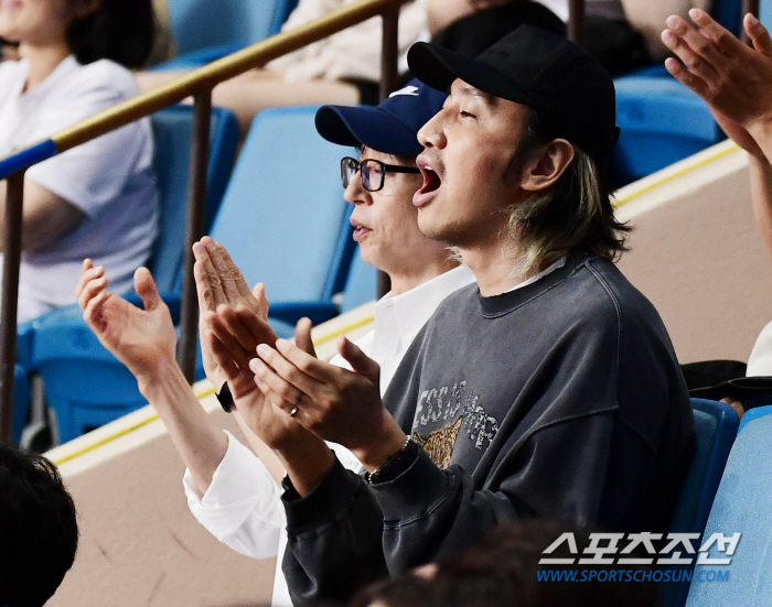 '결국 참을 수 없었던 눈물' 김연경 은퇴경기 & 은퇴식 '6000여 팬…