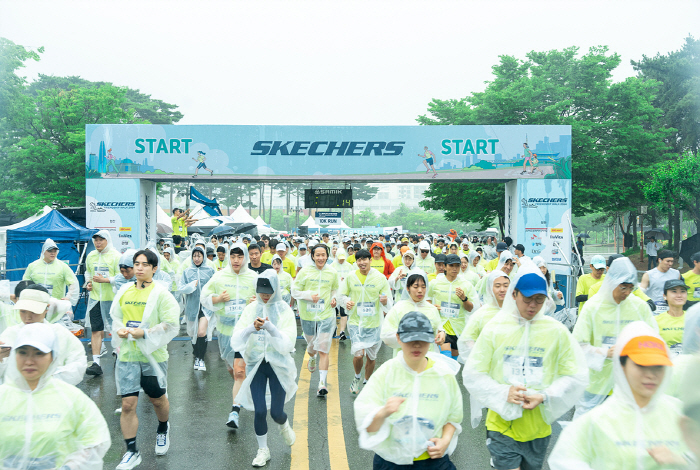 스케쳐스코리아 '프렌드쉽 워크 2024' 성료…박은빈·유지태도 현장 함께…