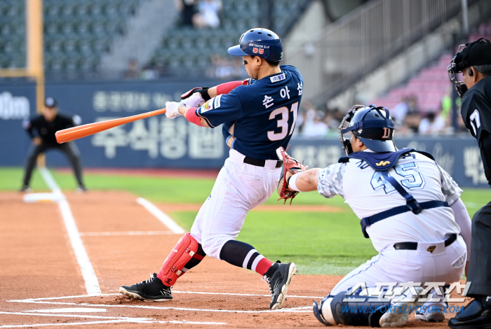 전설과 어깨 나란히...NC 손아섭, 두산전 멀티히트로 KBO 통산 최다…