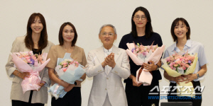 김연경 등 '은퇴국대' 만난 유인촌 장관