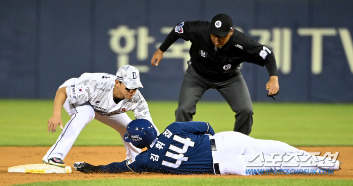 '어제는 포스아웃, 오늘은 태그아웃' 아, 야구 참 어렵네!