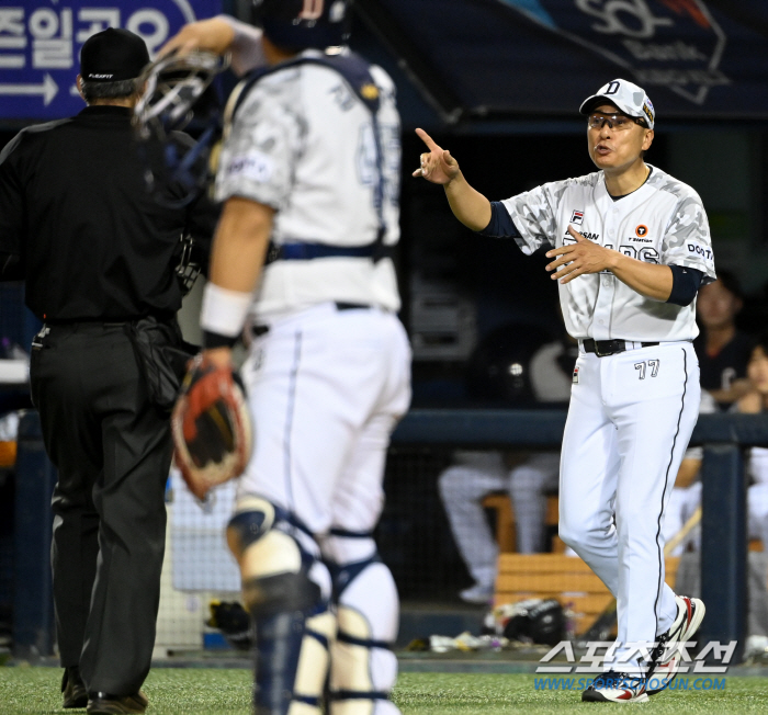 '어제는 포스아웃, 오늘은 태그아웃' 아, 야구 참 어렵네!