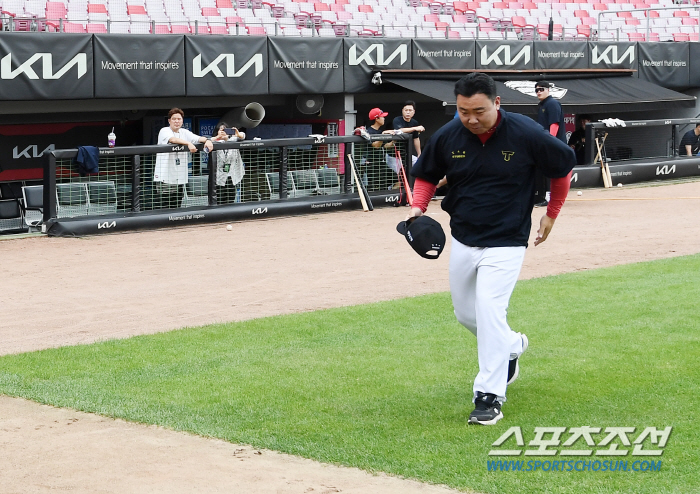 "너무 잘하고 있어요" 꽃 감독과 김도영 만난 김경문 감독의 극찬 [광주…