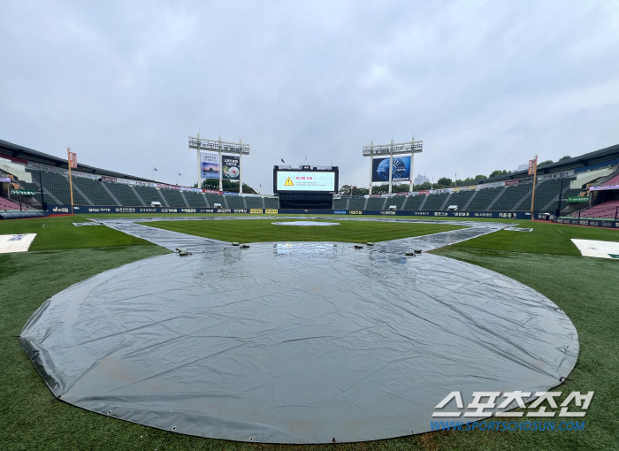 비는 왜 주말에만 와? KT-LG전 우천 취소, 내일 오후 2시 더블헤더…