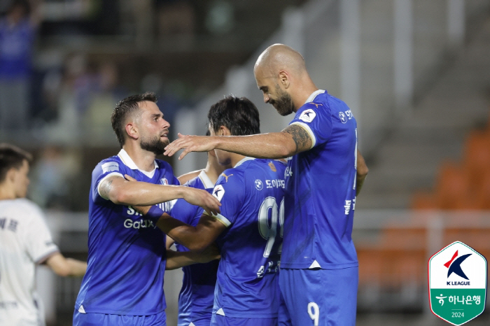 '김보경 마수걸이골' 변성환 감독 데뷔승! 수원, 성남 3-0으로 완파하…