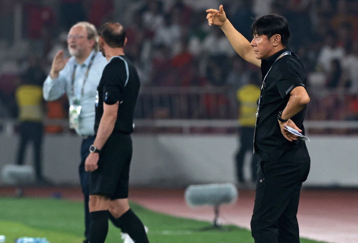 '인니 영웅' 신태용 韓 차기사령탑 길 열렸다? 인니 축협회장 "한국이 …