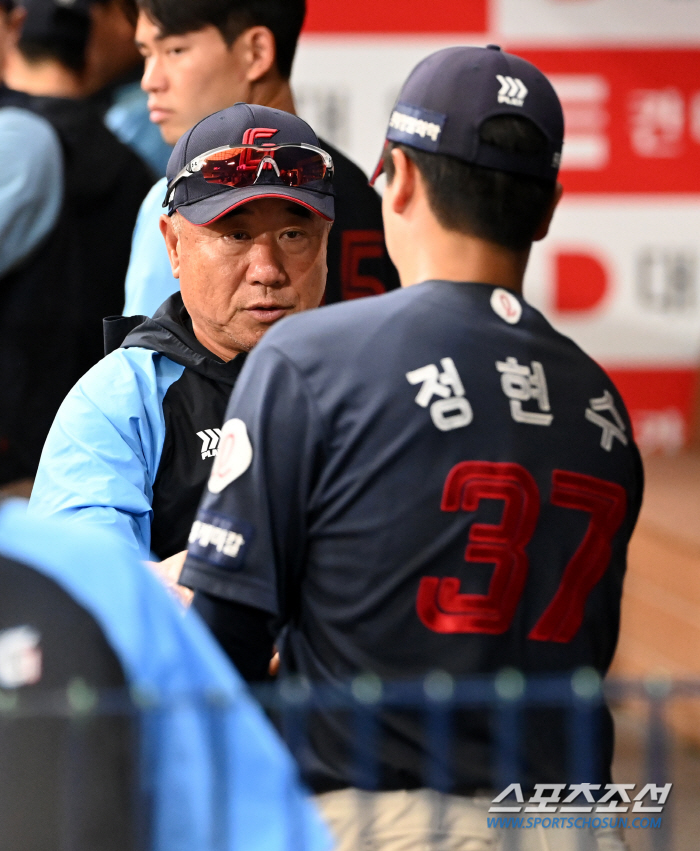 2사만루에 '최강야구' 동갑내기, 운명의 외나무다리…정현수, 데뷔 첫 선…